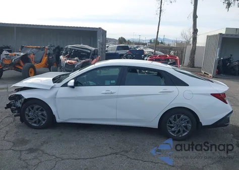 2024 Hyundai Elantra Sel из США, поврежденный, VIN KMHLM4DG6RU750858